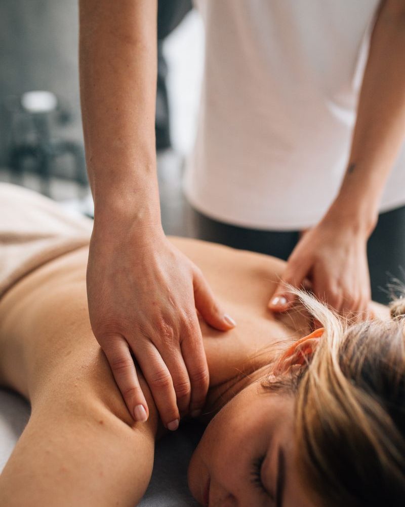 Boyun Sırt Omuz Masajı — Ataşehir Synergy Spa & Wellness
